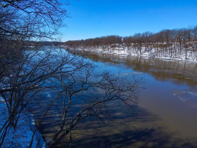 9445 N Arrowhead Shores Road, Edgerton, WI 53534