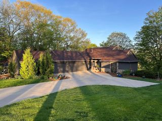 9445 N Arrowhead Shores Road, Edgerton, WI 53534