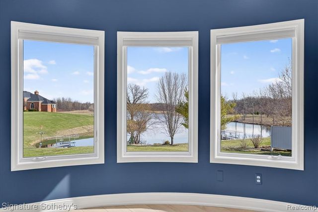 7455 Groveland Road, Holly, MI 48442