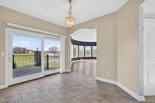 7455 Groveland Road, Holly, MI 48442