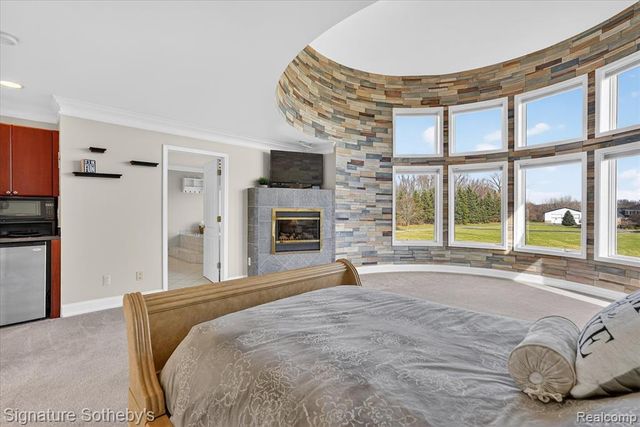 7455 Groveland Road, Holly, MI 48442