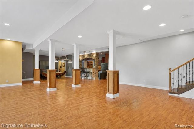 7455 Groveland Road, Holly, MI 48442