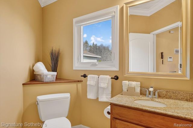 7455 Groveland Road, Holly, MI 48442