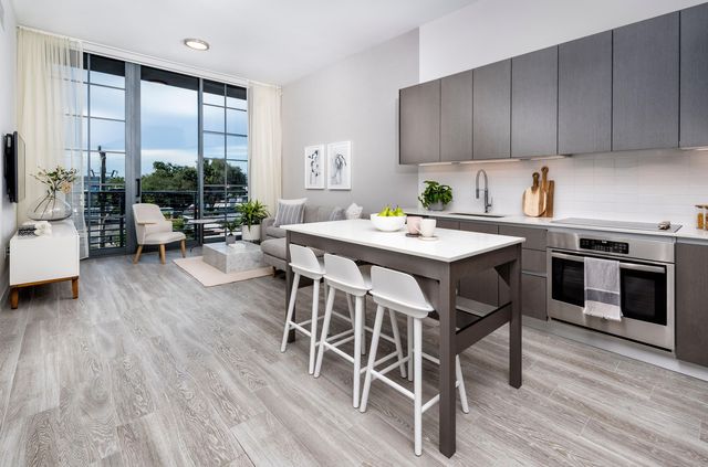 240 NW 25th Street 519, Miami, FL 33127