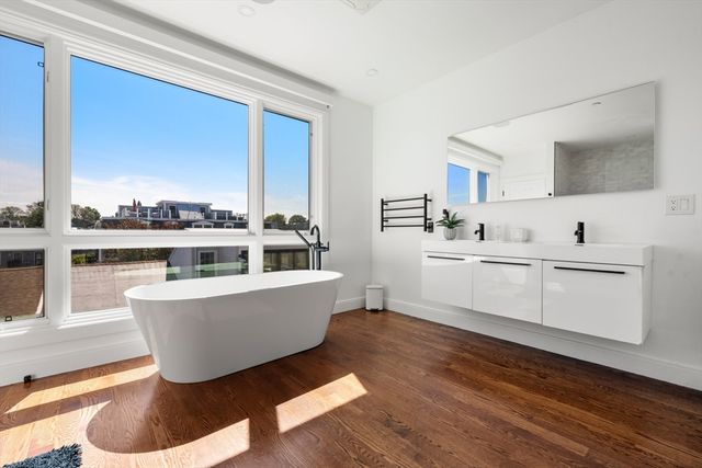 7 Kemble Place, Boston, MA 02127