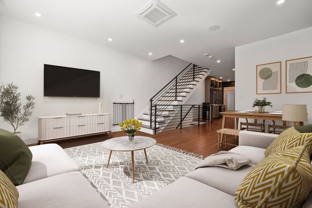 7 Kemble Place, Boston, MA 02127