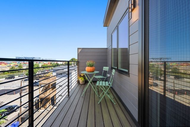 7 Kemble Place, Boston, MA 02127