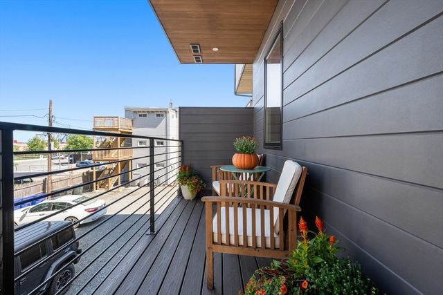 7 Kemble Place, Boston, MA 02127