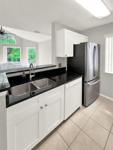 652 ROARING DRIVE 230, Altamonte Springs, FL 32714