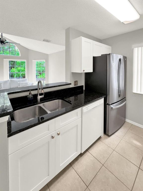 Image 12 of property listing at 652 ROARING DRIVE 230, Altamonte Springs, FL 32714