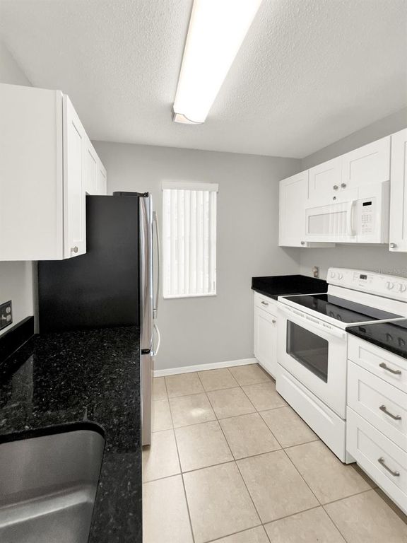 Image 14 of property listing at 652 ROARING DRIVE 230, Altamonte Springs, FL 32714