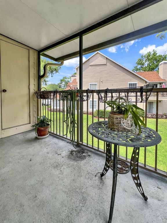 Image 24 of property listing at 652 ROARING DRIVE 230, Altamonte Springs, FL 32714