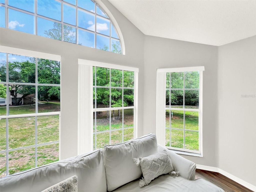 Image 4 of property listing at 652 ROARING DRIVE 230, Altamonte Springs, FL 32714