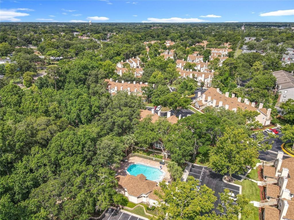 Image 40 of property listing at 652 ROARING DRIVE 230, Altamonte Springs, FL 32714