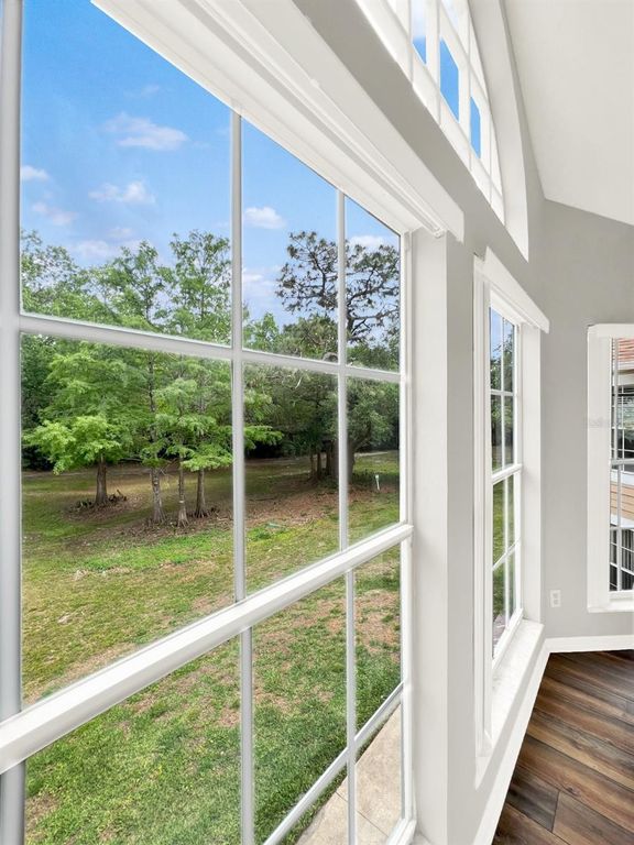 Image 5 of property listing at 652 ROARING DRIVE 230, Altamonte Springs, FL 32714