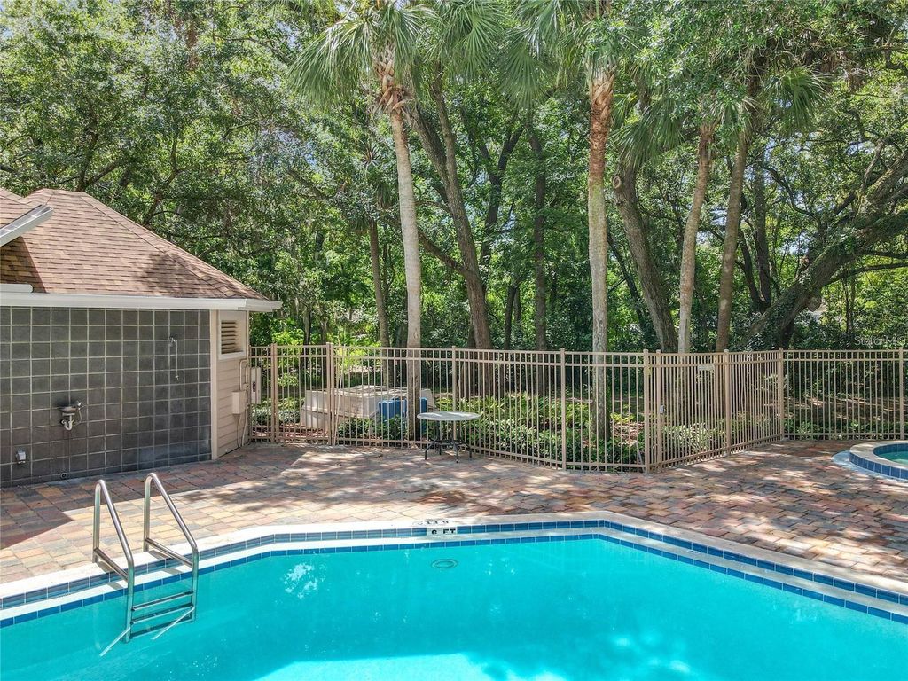 Image 45 of property listing at 652 ROARING DRIVE 230, Altamonte Springs, FL 32714
