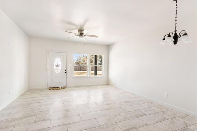 111 County Road 5122, Cleveland, TX 77327