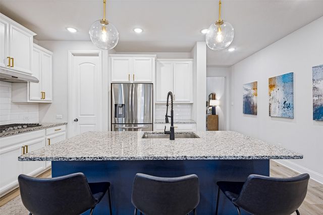 912 Lady Bird Drive, Mckinney, TX 75071