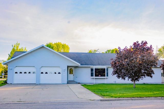 101 6th Street NW, Perham, MN 56573