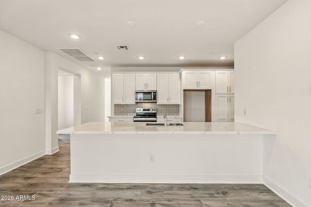 2121 W SONORAN DESERT Drive 59, Phoenix, AZ 85085