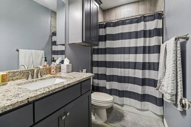 8112 Lakeshore Drive, Kemp, TX 75143