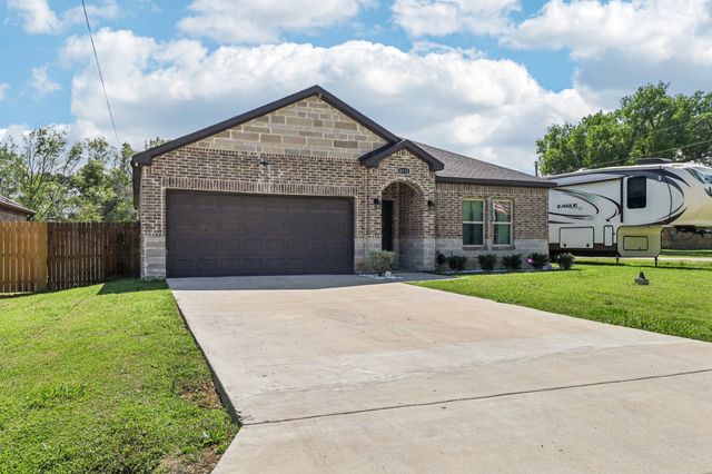 8112 Lakeshore Drive, Kemp, TX 75143