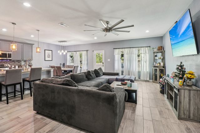 8112 Lakeshore Drive, Kemp, TX 75143