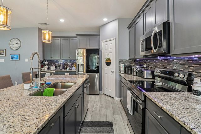 8112 Lakeshore Drive, Kemp, TX 75143