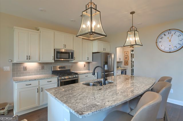 7935 Garnet Trace, Ball Ground, GA 30107