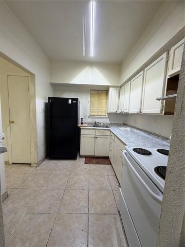 9803 Club Creek Drive 15, Houston, TX 77036