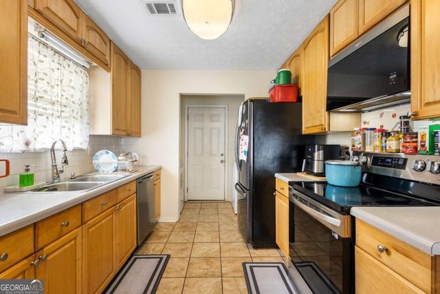 1729 Brandi Lane, Loganville, GA 30052