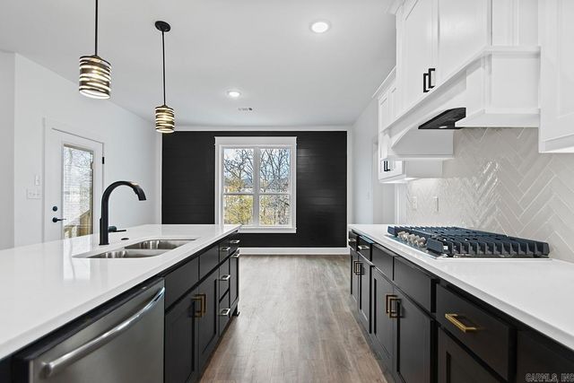 656 Feldspar Drive, Sherwood, AR 72120