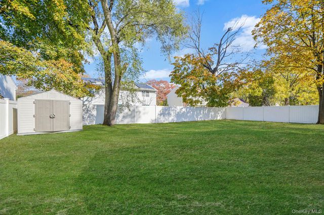 59 Nevada Road, West Babylon, NY 11704