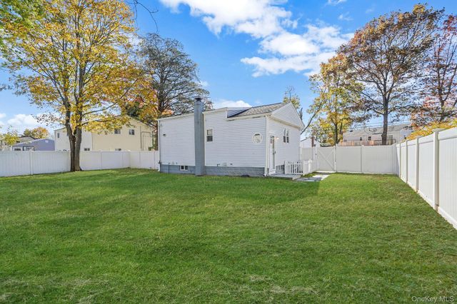 59 Nevada Road, West Babylon, NY 11704