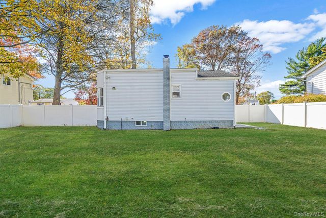 59 Nevada Road, West Babylon, NY 11704