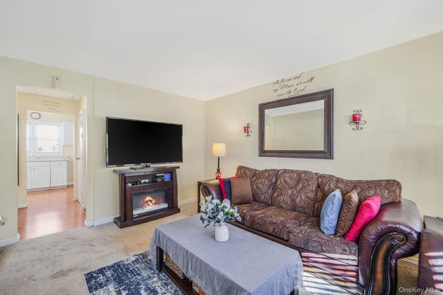 59 Nevada Road, West Babylon, NY 11704