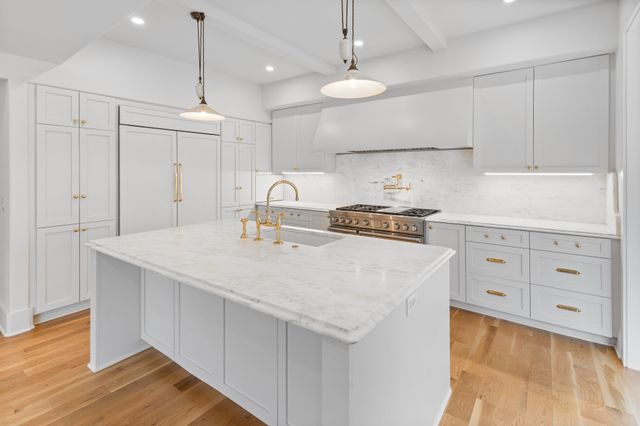 215 Lewisburg Ave, Franklin, TN 37064