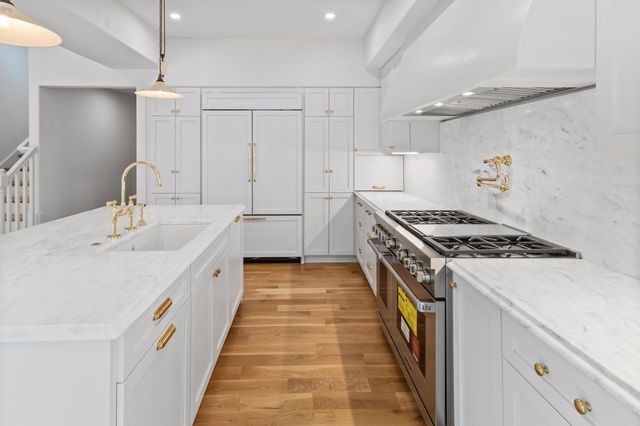 215 Lewisburg Ave, Franklin, TN 37064