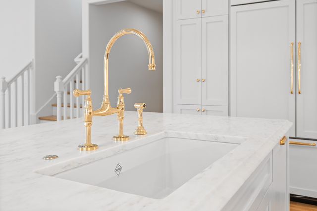 215 Lewisburg Ave, Franklin, TN 37064