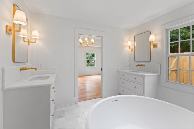 215 Lewisburg Ave, Franklin, TN 37064