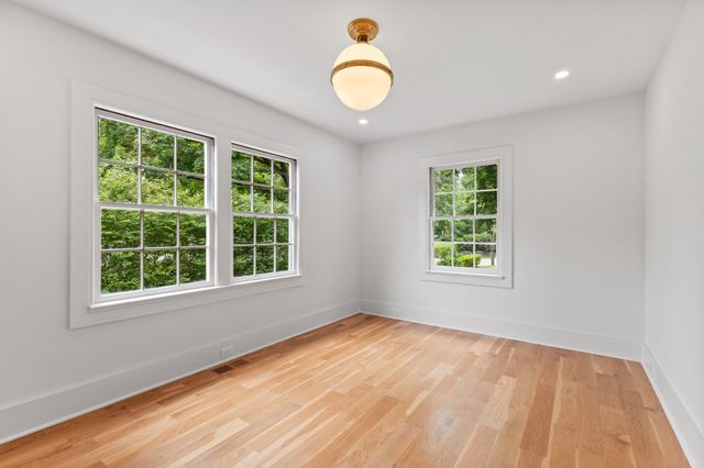 215 Lewisburg Ave, Franklin, TN 37064