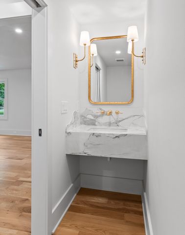 215 Lewisburg Ave, Franklin, TN 37064