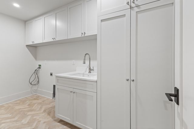 215 Lewisburg Ave, Franklin, TN 37064