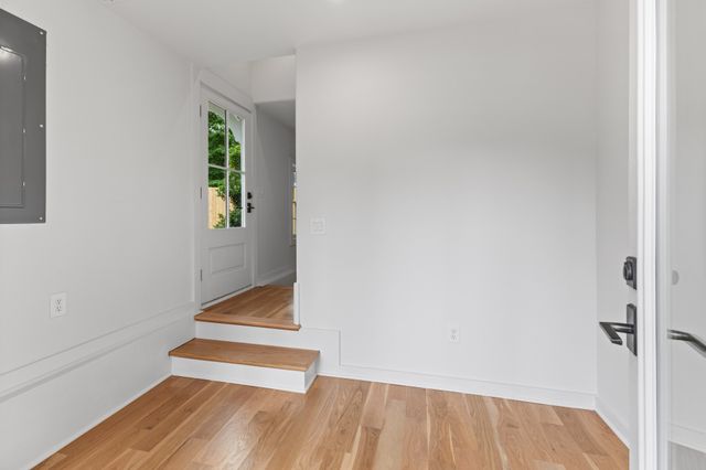 215 Lewisburg Ave, Franklin, TN 37064