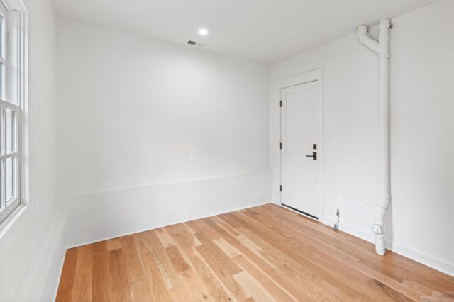 215 Lewisburg Ave, Franklin, TN 37064