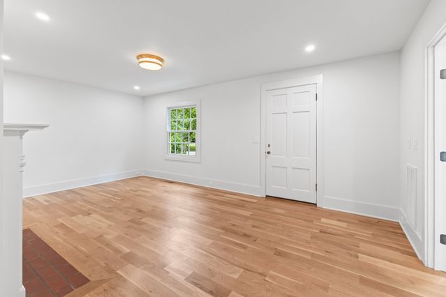 215 Lewisburg Ave, Franklin, TN 37064