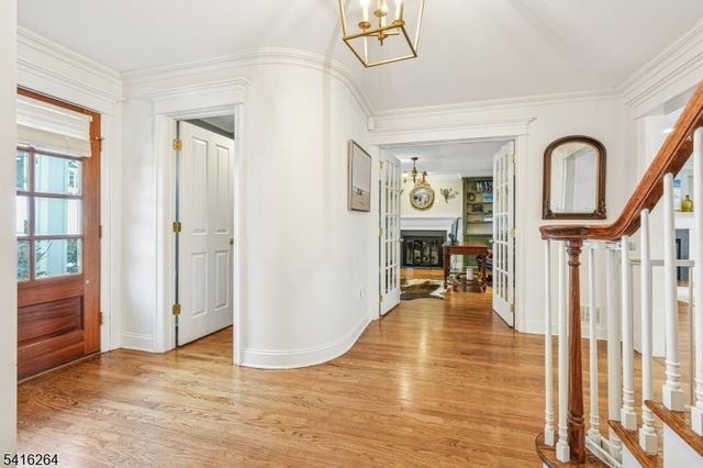 77 Falmouth St, Millburn Twp., NJ 07078