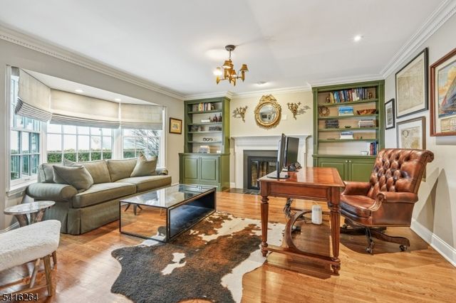 77 Falmouth St, Millburn Twp., NJ 07078