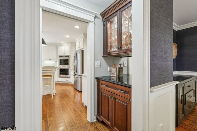 77 Falmouth St, Millburn Twp., NJ 07078