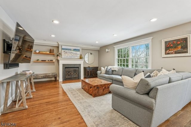 77 Falmouth St, Millburn Twp., NJ 07078